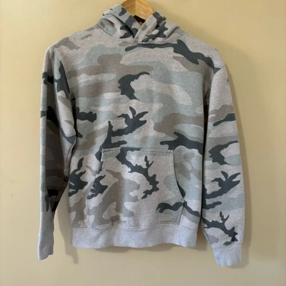 •SOLD•|Tna| Aritzia Camouflage Grey Cozy Hoodie Size XS - Picture 1 of 3